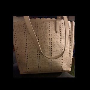 Woman’s shoulderBag